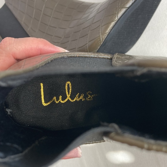 Lulus Vegan Croc Pointed Toes Chelsea Boots Size 6 - Picture 8 of 9